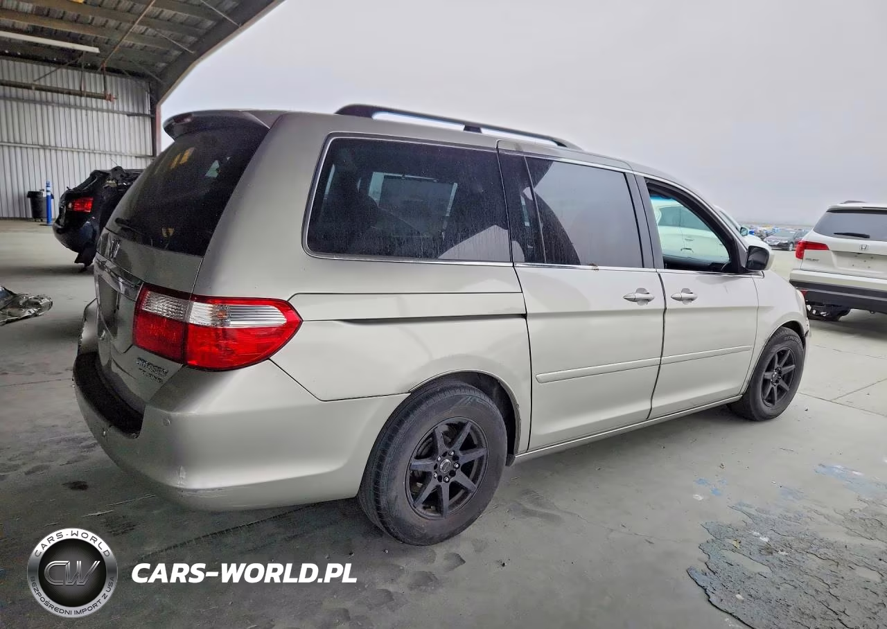 2005 Honda Odyssey Touring VIN:5FNRL38865B126642 - 3