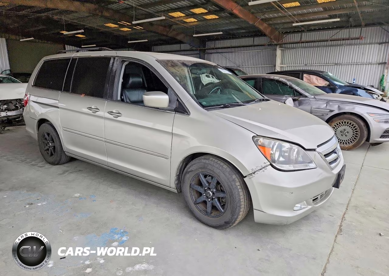 2005 Honda Odyssey Touring VIN:5FNRL38865B126642 - 4