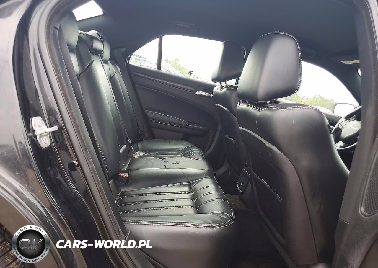 2016 Chrysler 300 S VIN:2C3CCABG5GH238568 - 10