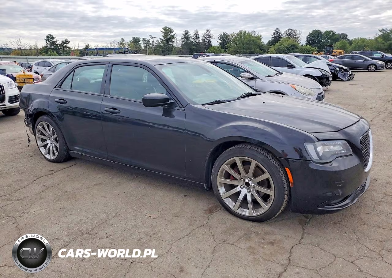 2016 Chrysler 300 S VIN:2C3CCABG5GH238568 - 4
