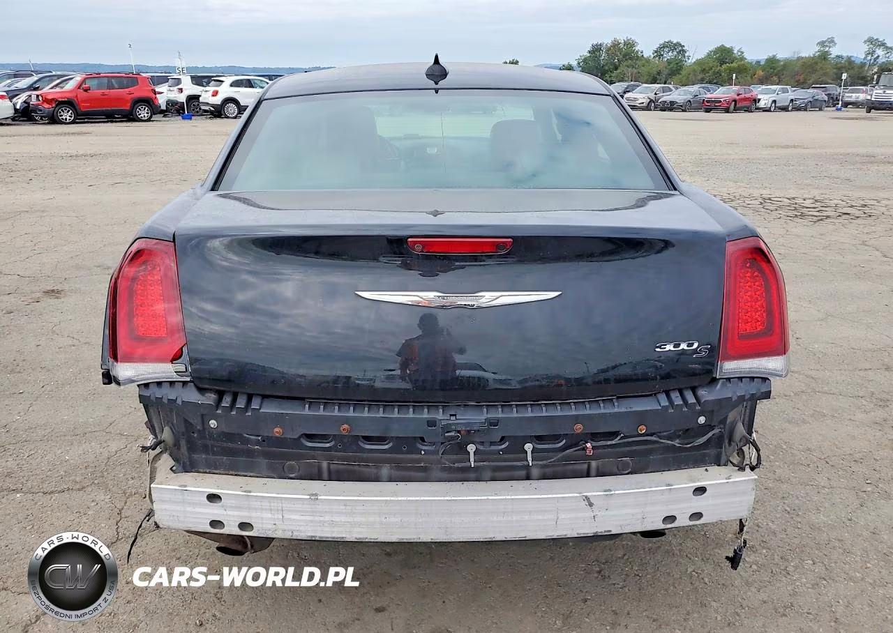 2016 Chrysler 300 S VIN:2C3CCABG5GH238568 - 6