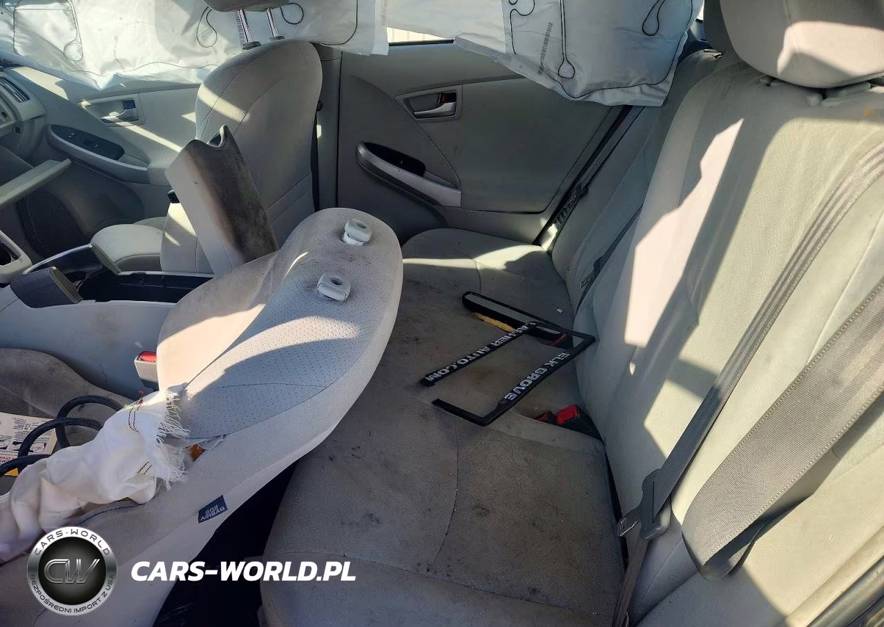 2014 Toyota Prius Three VIN:JTDKN3DU5E1746969 - 10