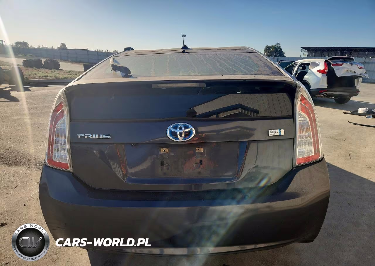 2014 Toyota Prius Three VIN:JTDKN3DU5E1746969 - 6
