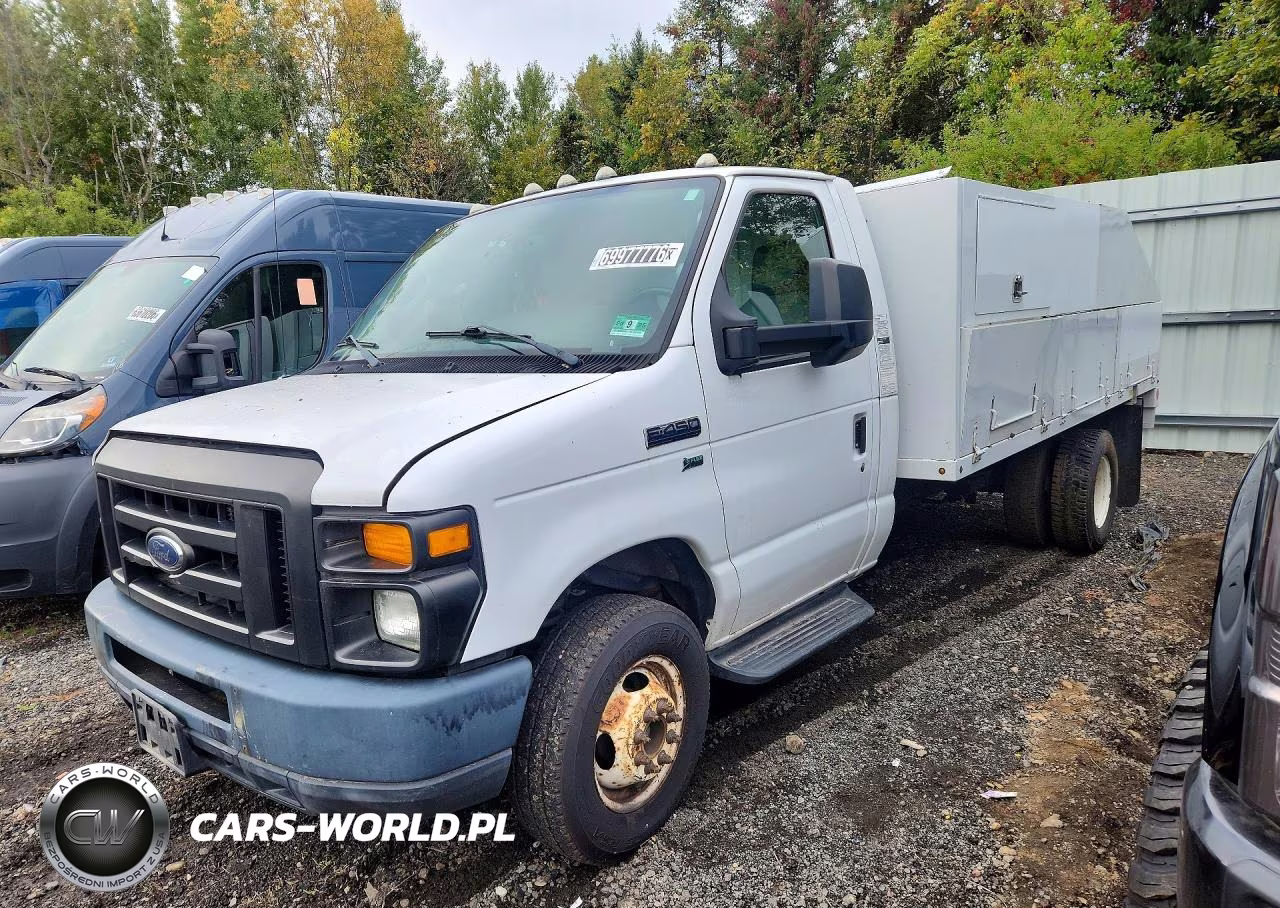 2012 Ford Econoline E450 Super Duty Cutaway Van