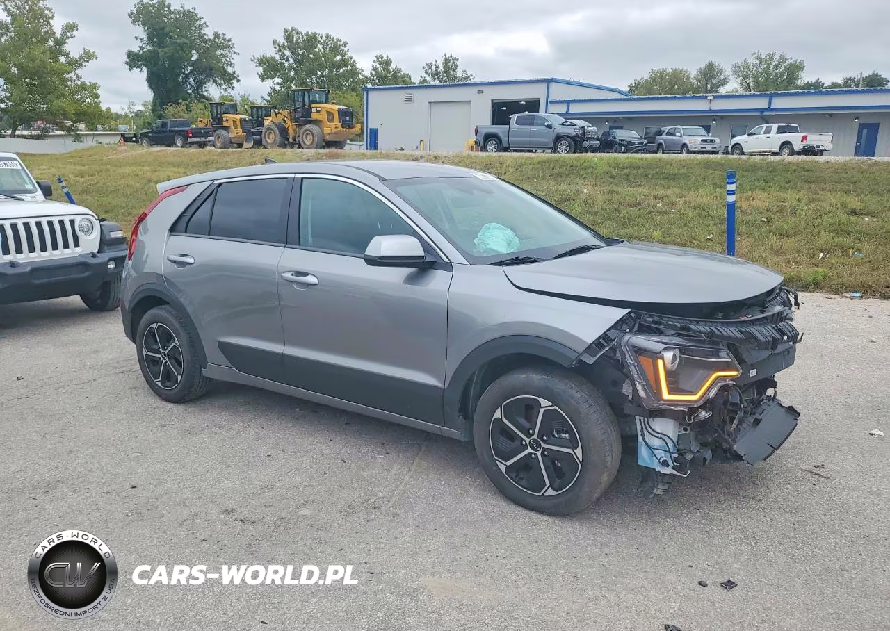 2026 Kia Niro Lx VIN:KNDCP3LE5T5322691 - 4
