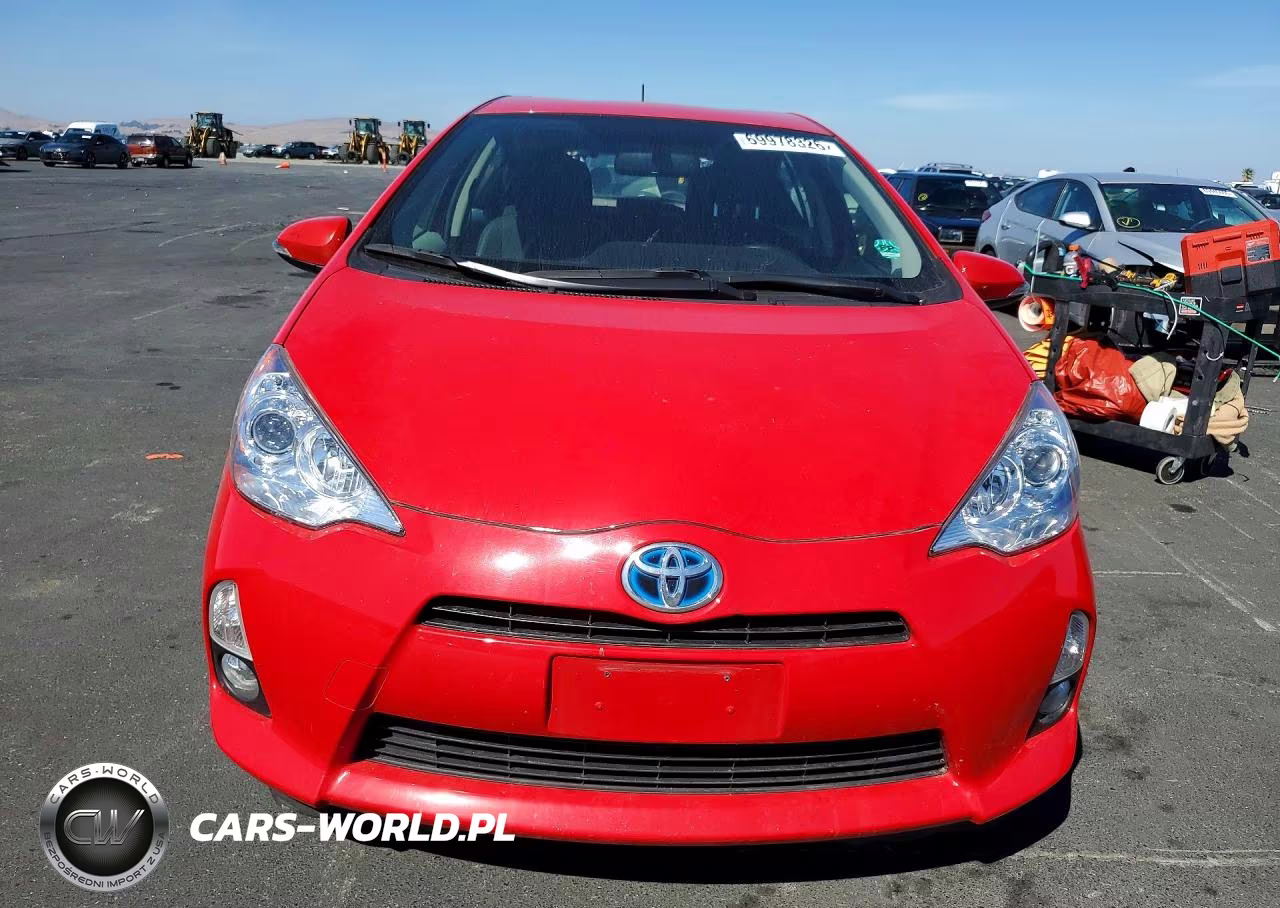 2014 Toyota Prius C Four VIN:JTDKDTB37E1075401 - 5