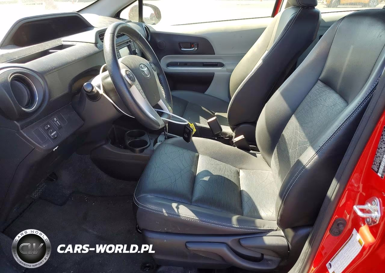 2014 Toyota Prius C Four VIN:JTDKDTB37E1075401 - 7