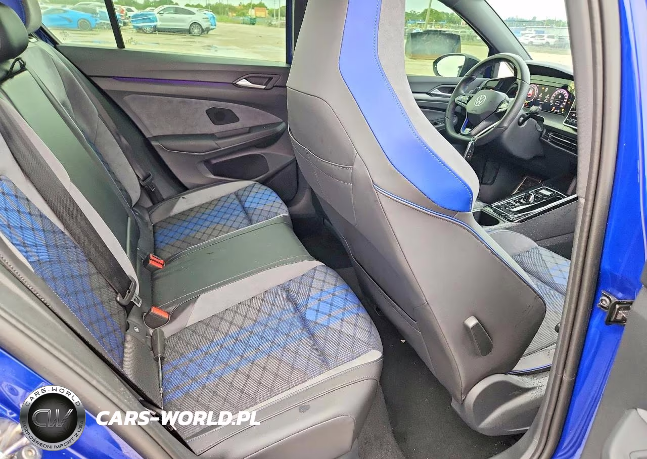 2026 Volkswagen Golf R VIN:WVWEF7CD6TW158677 - 10