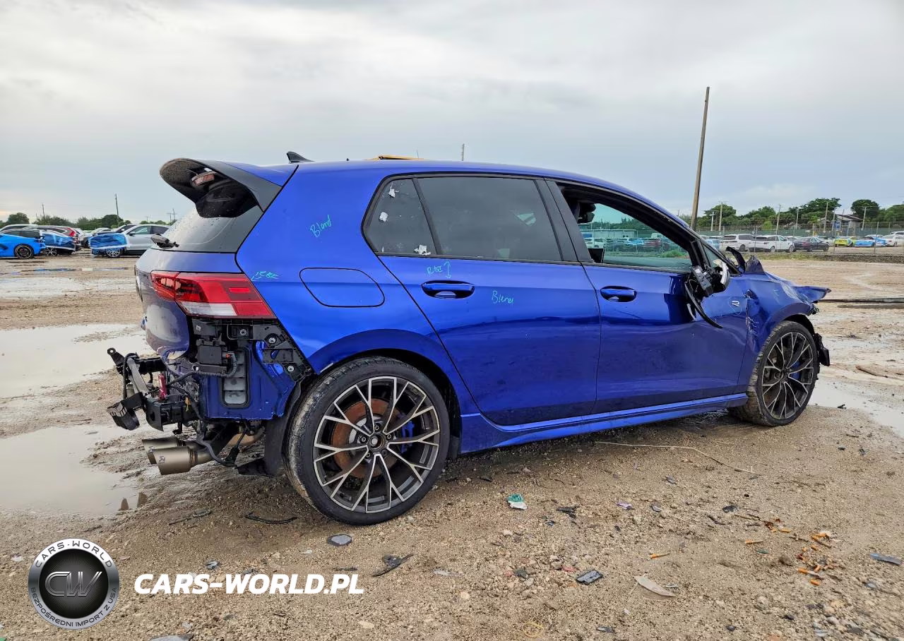 2026 Volkswagen Golf R VIN:WVWEF7CD6TW158677 - 3
