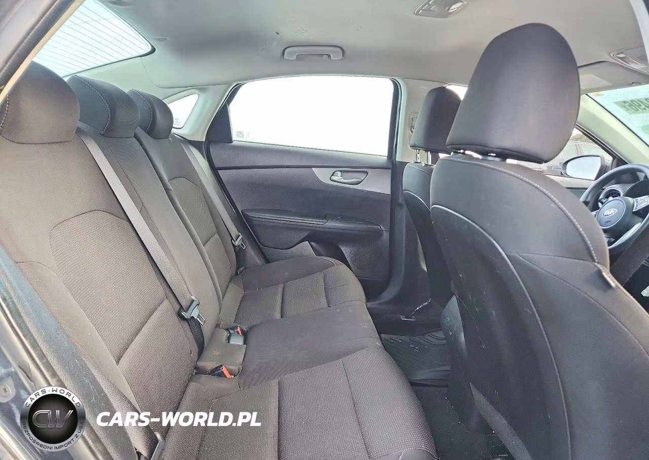 2021 Kia Forte Lxs VIN:3KPF24AD4ME267801 - 10