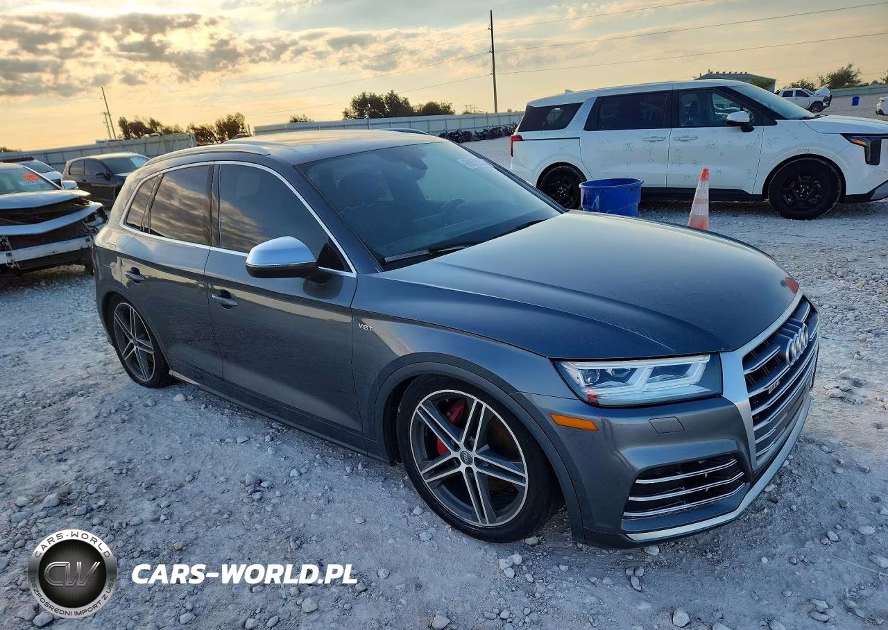 2018 Audi Sq5 Premium Plus VIN:WA1A4AFY5J2123708 - 4