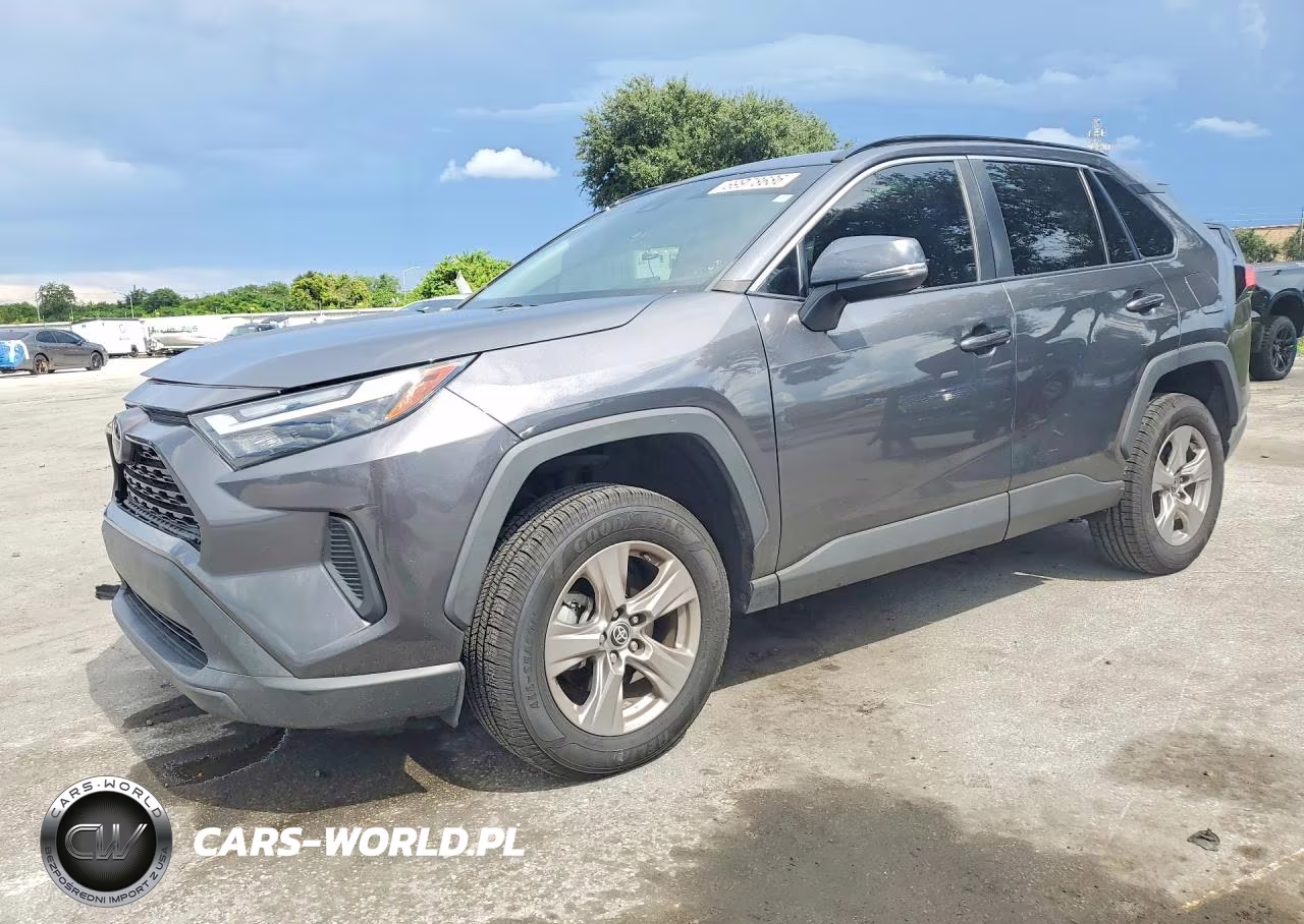 2022 Toyota Rav4 Xle VIN:2T3W1RFV1NC185601 - 1