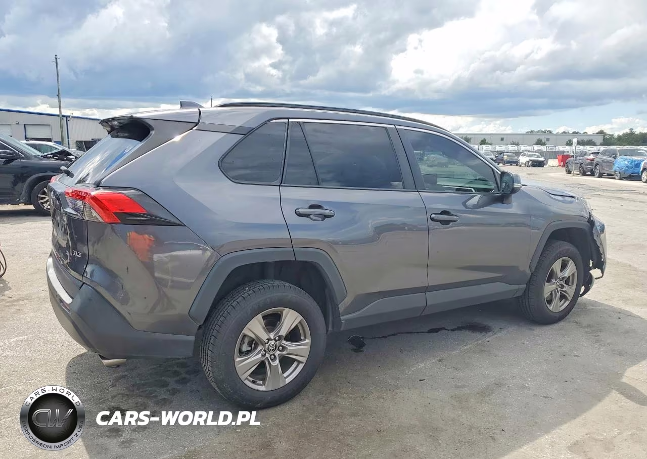 2022 Toyota Rav4 Xle VIN:2T3W1RFV1NC185601 - 3