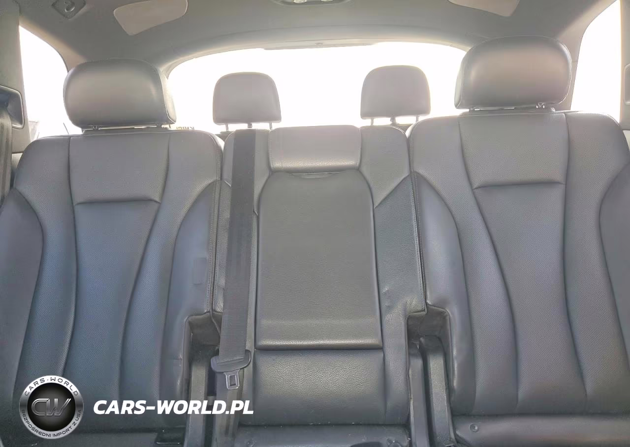 2019 Audi Q7 Premium Plus VIN:WA1LAAF70KD037429 - 10