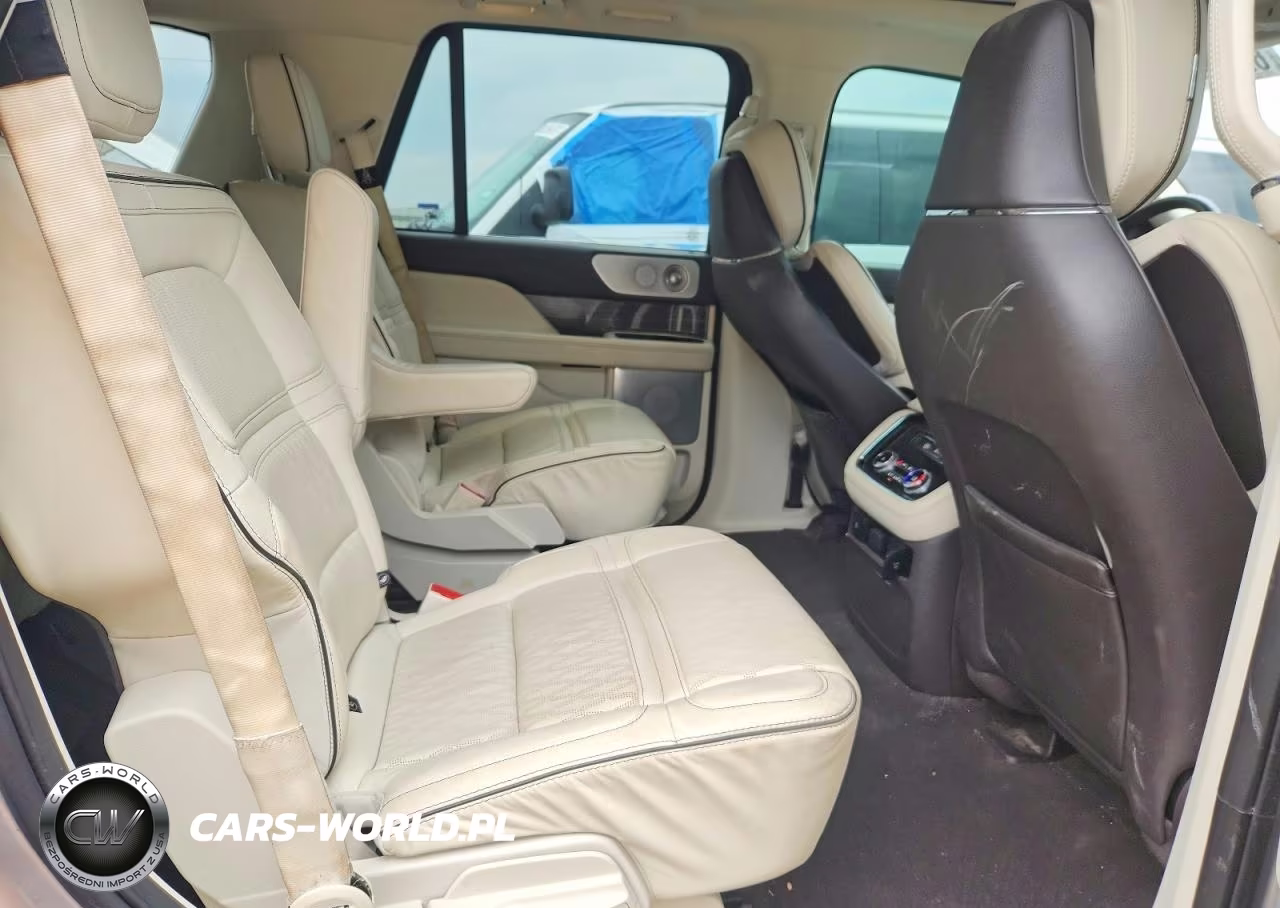 2020 Lincoln Navigator Black Label VIN:5LMJJ2TTXLEL17710 - 10