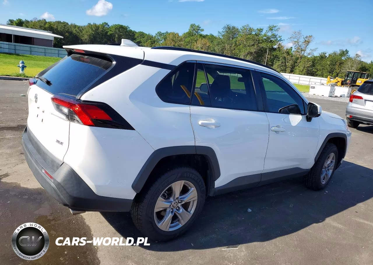 2023 Toyota Rav4 Xle VIN:2T3W1RFV9PC219061 - 3