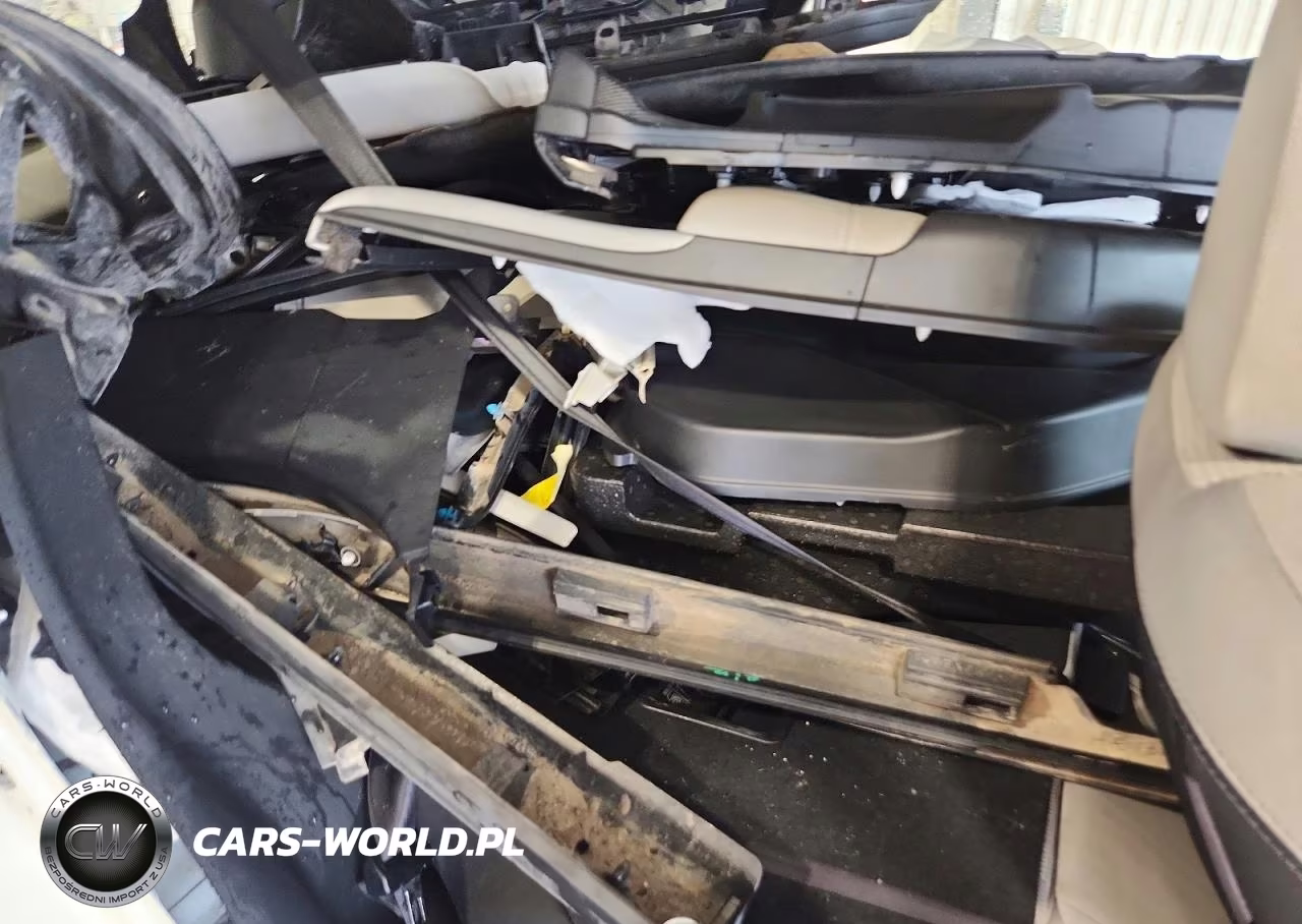 2023 Subaru Forester VIN:JF2SKAAC2PH404545 - 13
