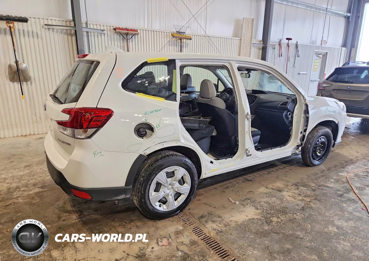 2023 Subaru Forester VIN:JF2SKAAC2PH404545 - 3