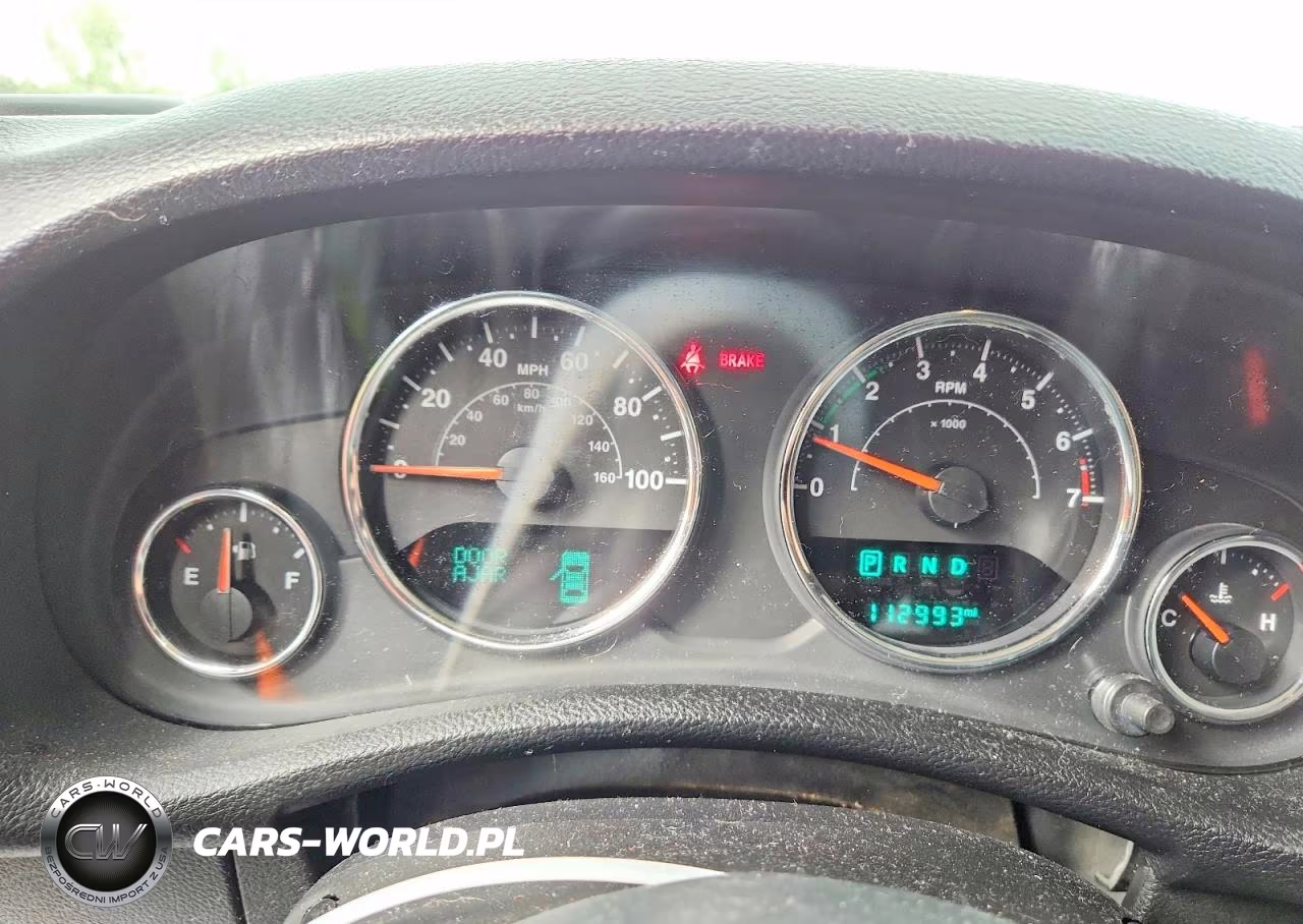 2017 Jeep Wrangler Unlimited Sahara VIN:1C4BJWEG9HL537894 - 9