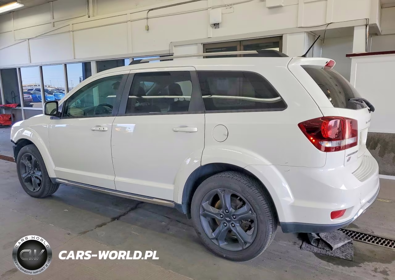 2018 Dodge Journey Crossroad VIN:3C4PDDGG0JT387103 - 2