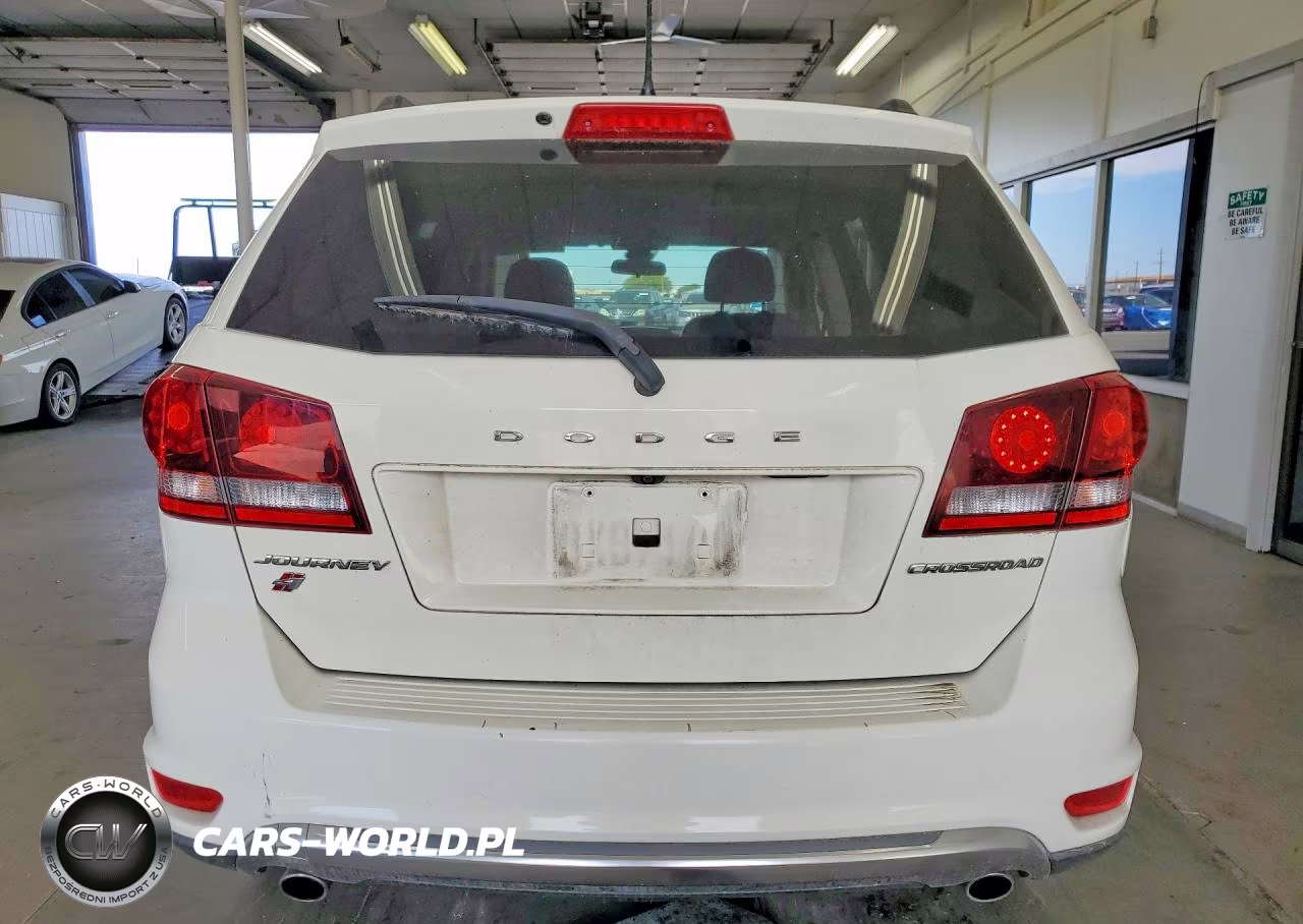 2018 Dodge Journey Crossroad VIN:3C4PDDGG0JT387103 - 6
