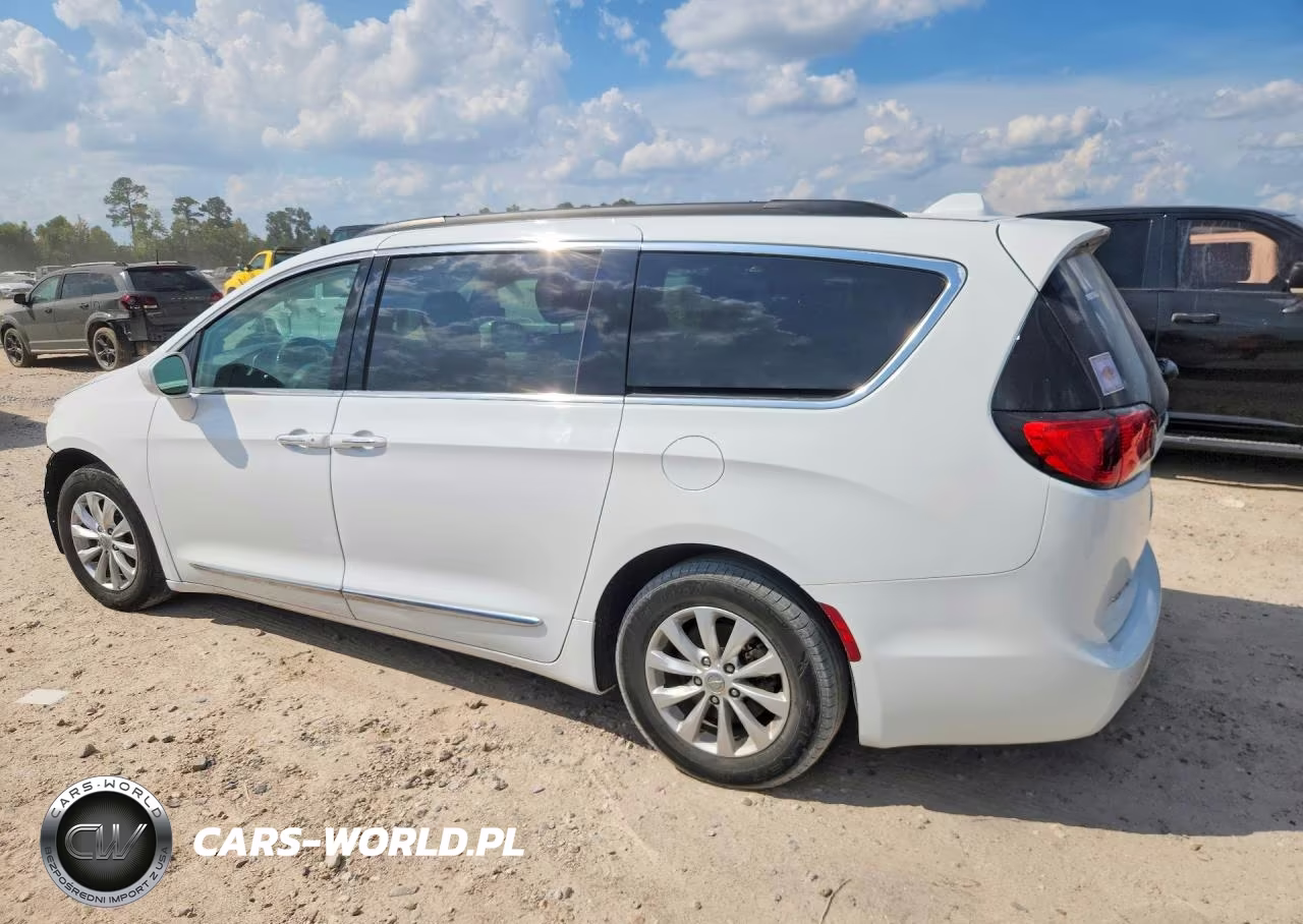 2017 Chrysler Pacifica Touring L VIN:2C4RC1BG1HR539663 - 2