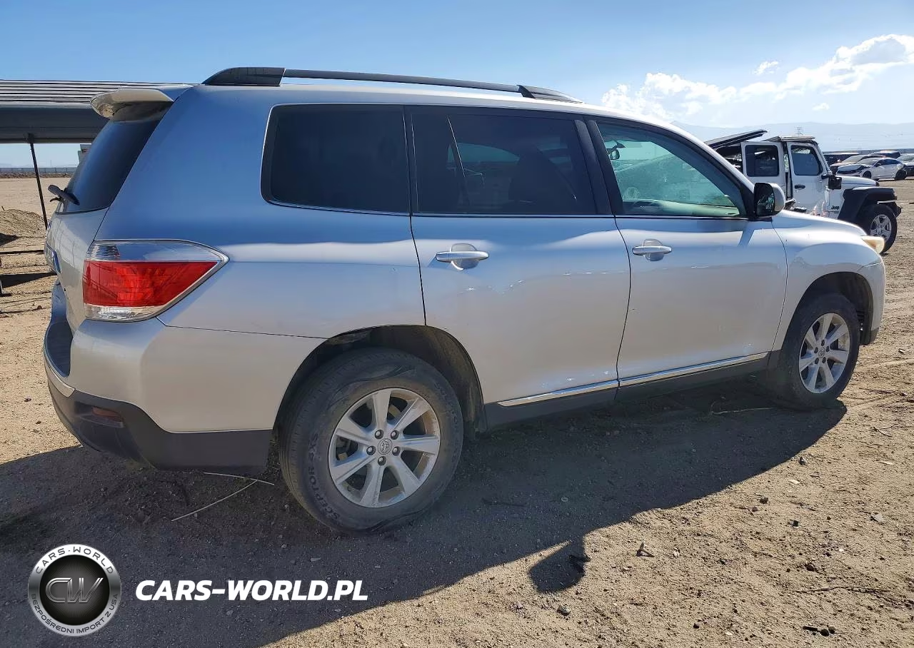 2013 Toyota Highlander Plus VIN:5TDZA3EH8DS045582 - 3