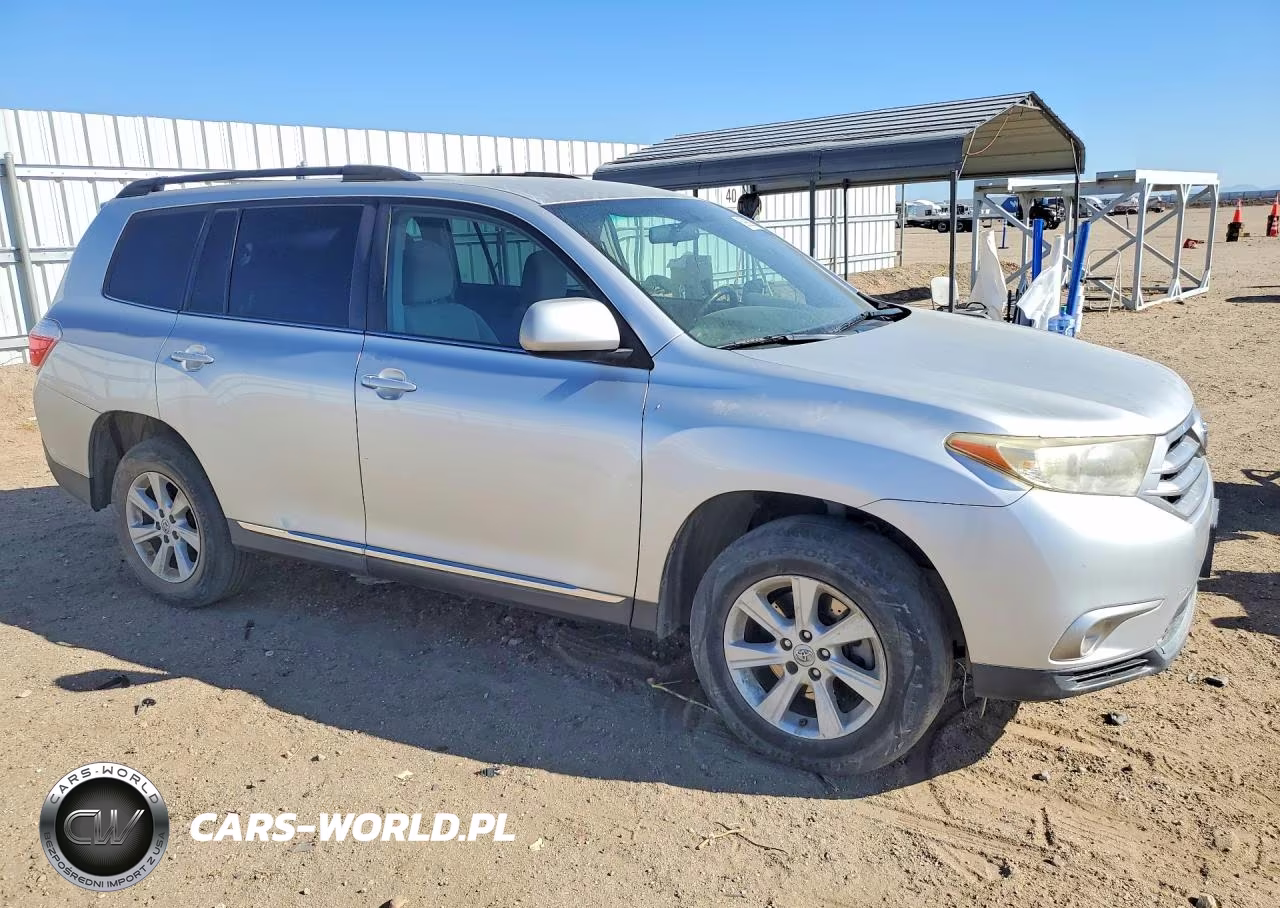 2013 Toyota Highlander Plus VIN:5TDZA3EH8DS045582 - 4