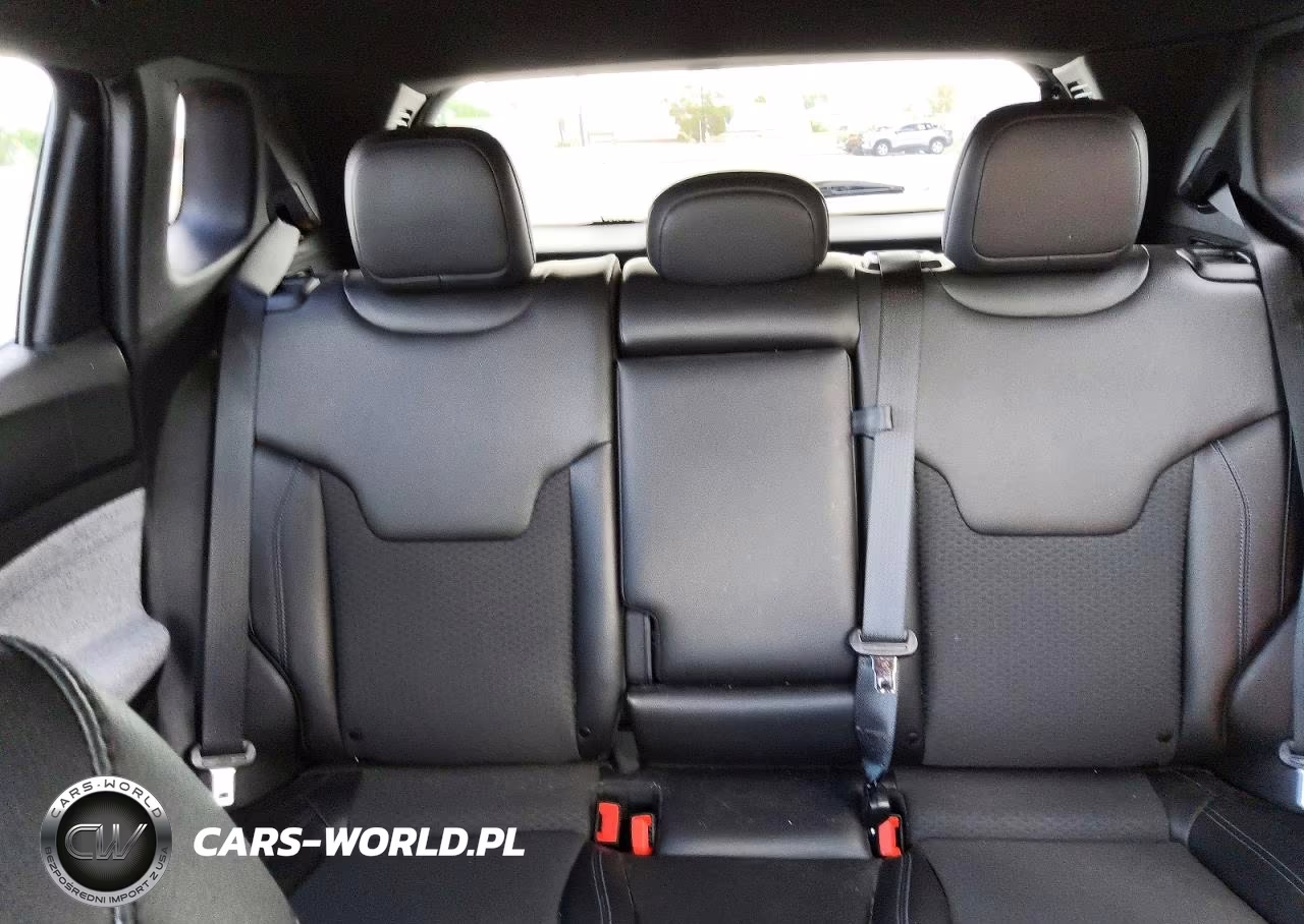 2025 Jeep Compass Latitude VIN:3C4NJDBNXST503401 - 10