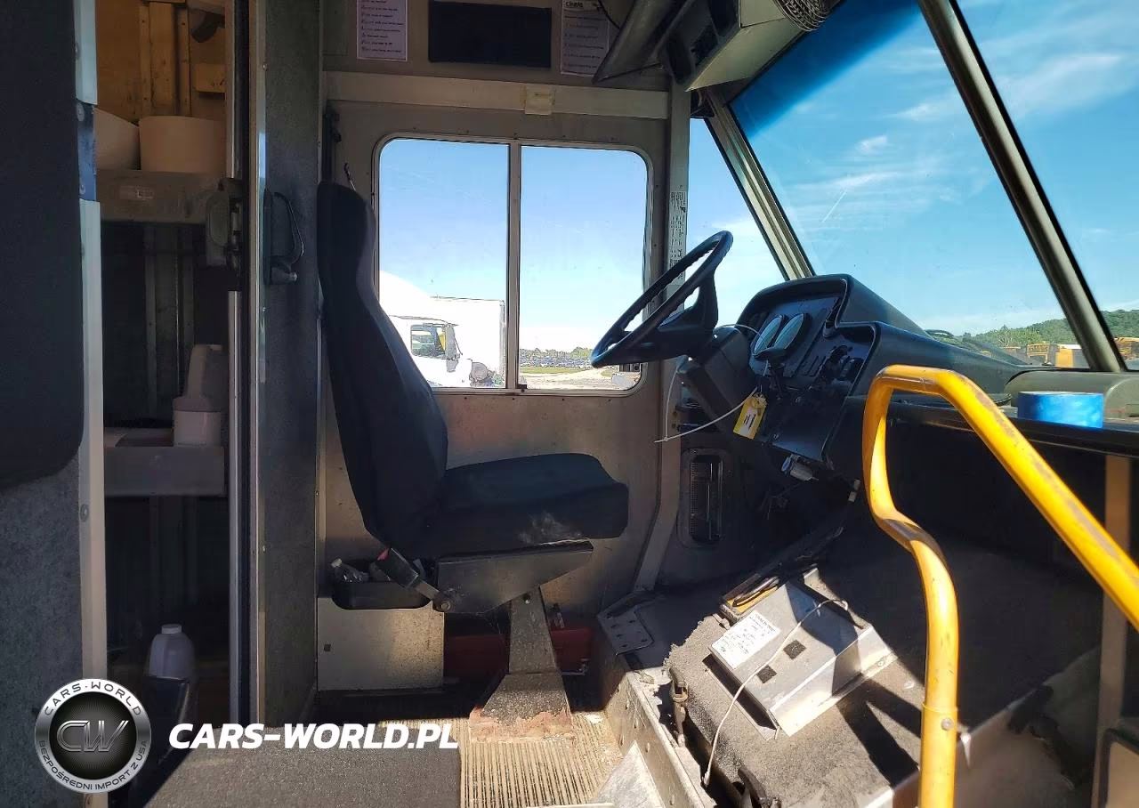 2007 Freightliner Chassis M Line Walk-In Van VIN:4UZAANBW17CY45105 - 7