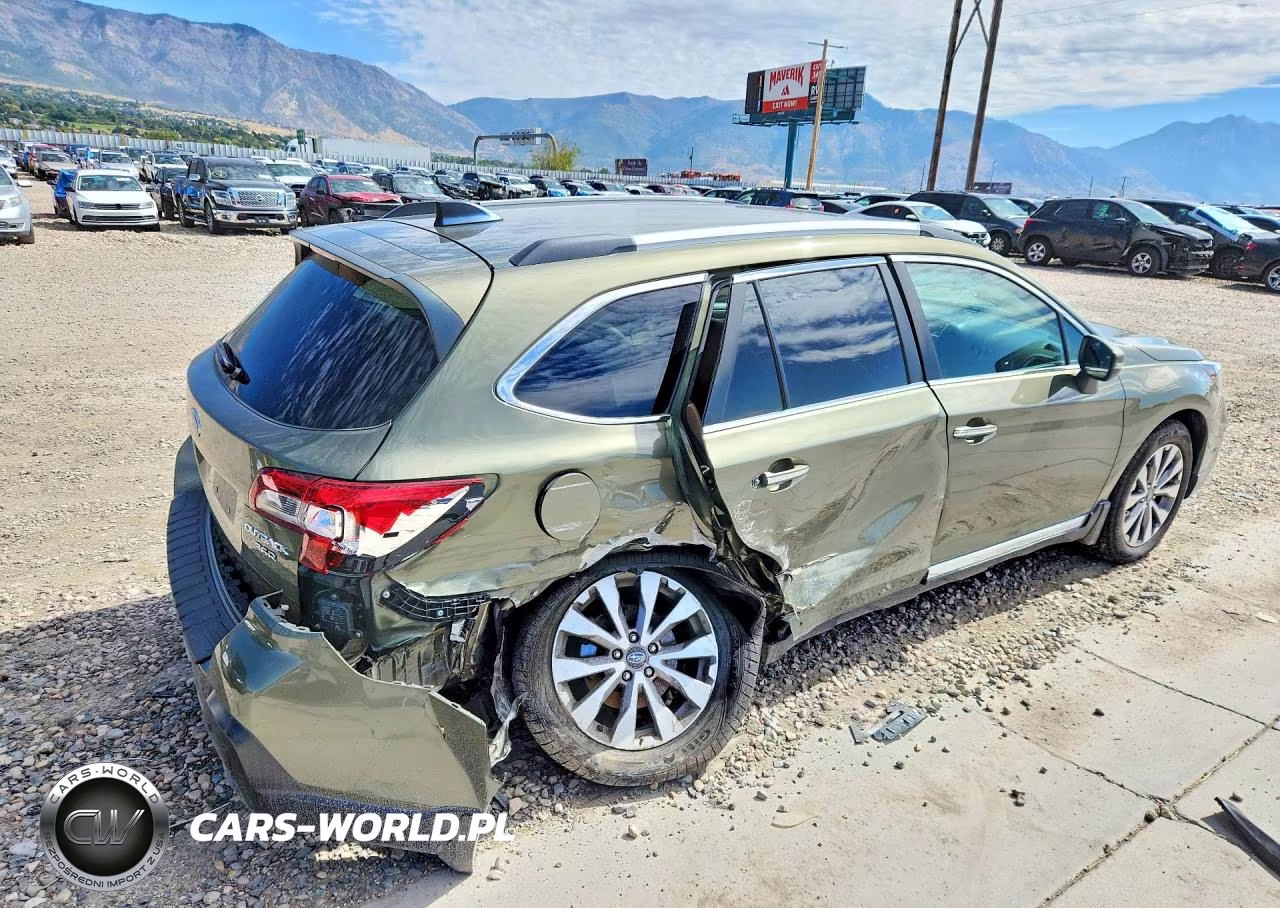 2018 Subaru Outback Touring VIN:4S4BSETC7J3314777 - 3