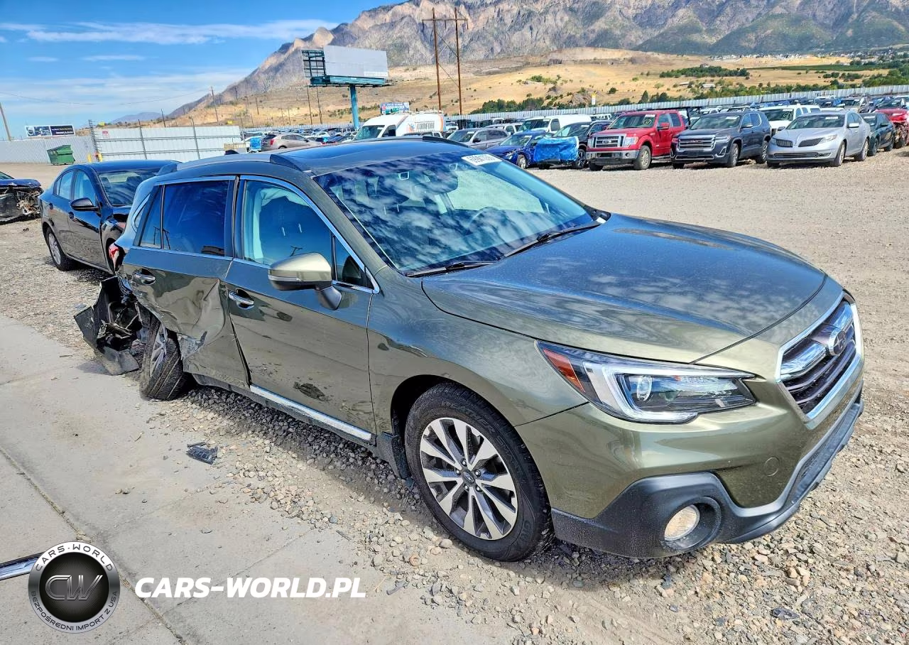 2018 Subaru Outback Touring VIN:4S4BSETC7J3314777 - 4