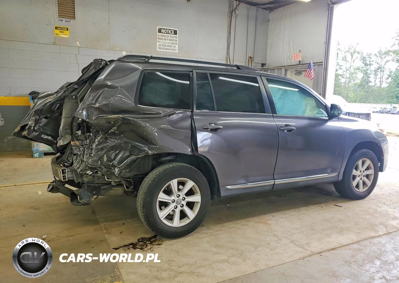 2011 Toyota Highlander Base VIN:5TDBK3EH8BS079422 - 3