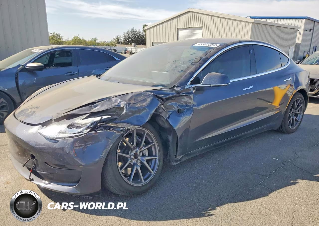 2018 Tesla Model 3 – zdjęcie 1 z 12