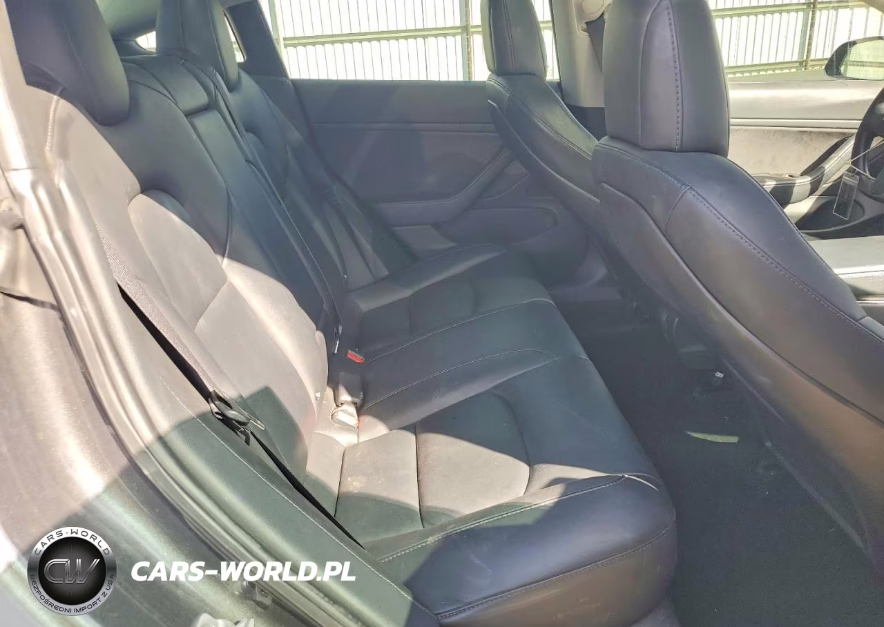 2018 Tesla Model 3 VIN:5YJ3E1EAXJF153493 - 10