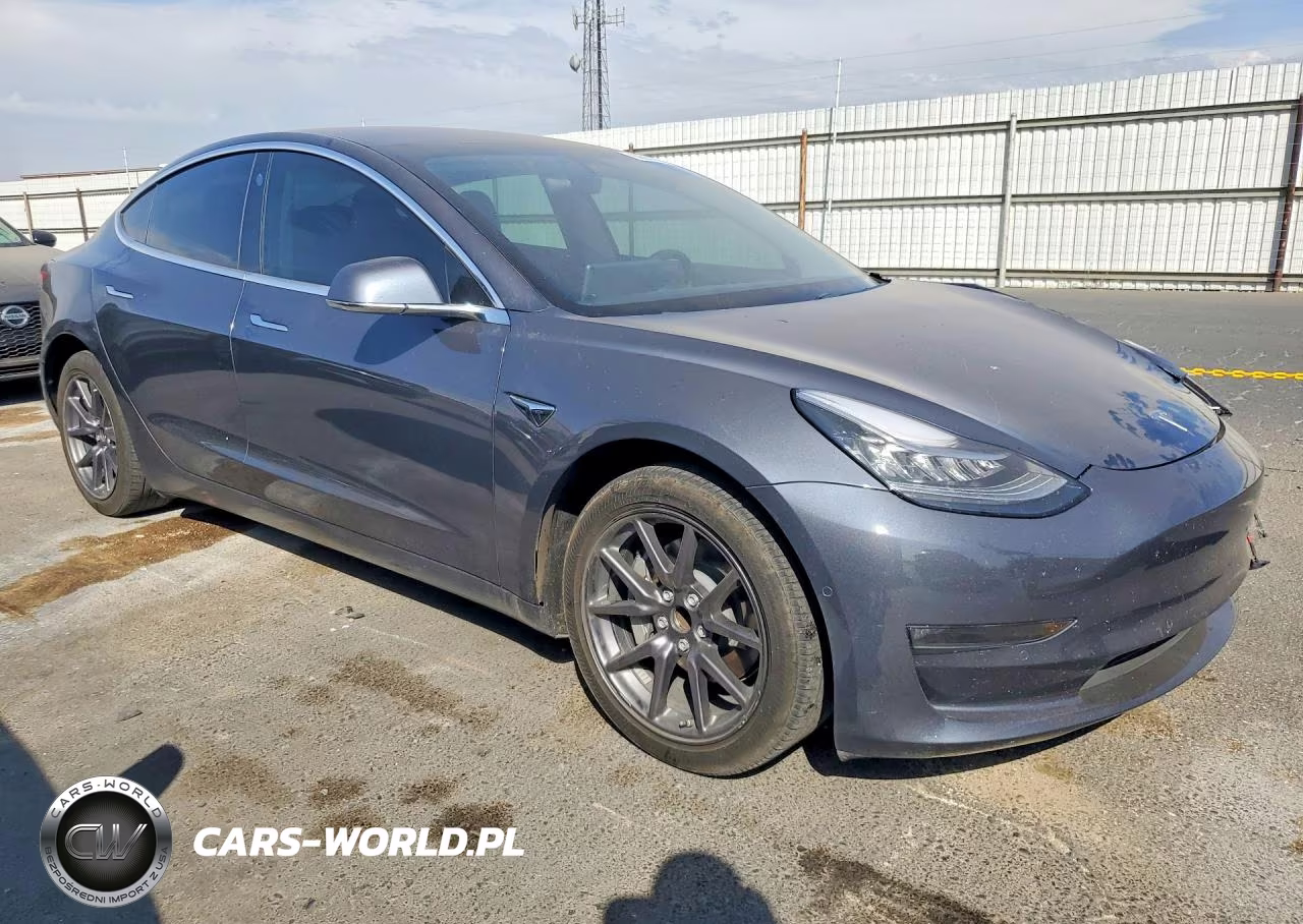 2018 Tesla Model 3 VIN:5YJ3E1EAXJF153493 - 4