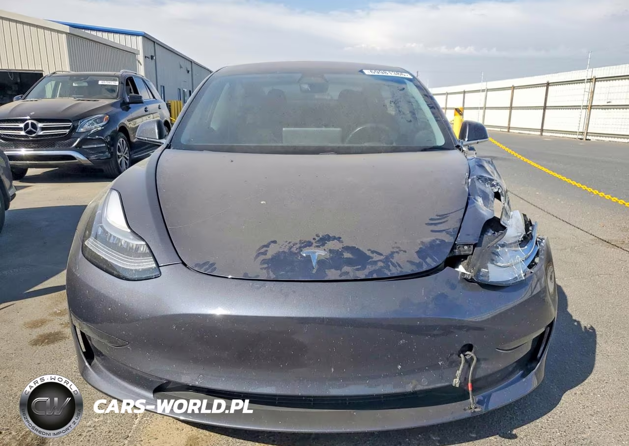 2018 Tesla Model 3 VIN:5YJ3E1EAXJF153493 - 5