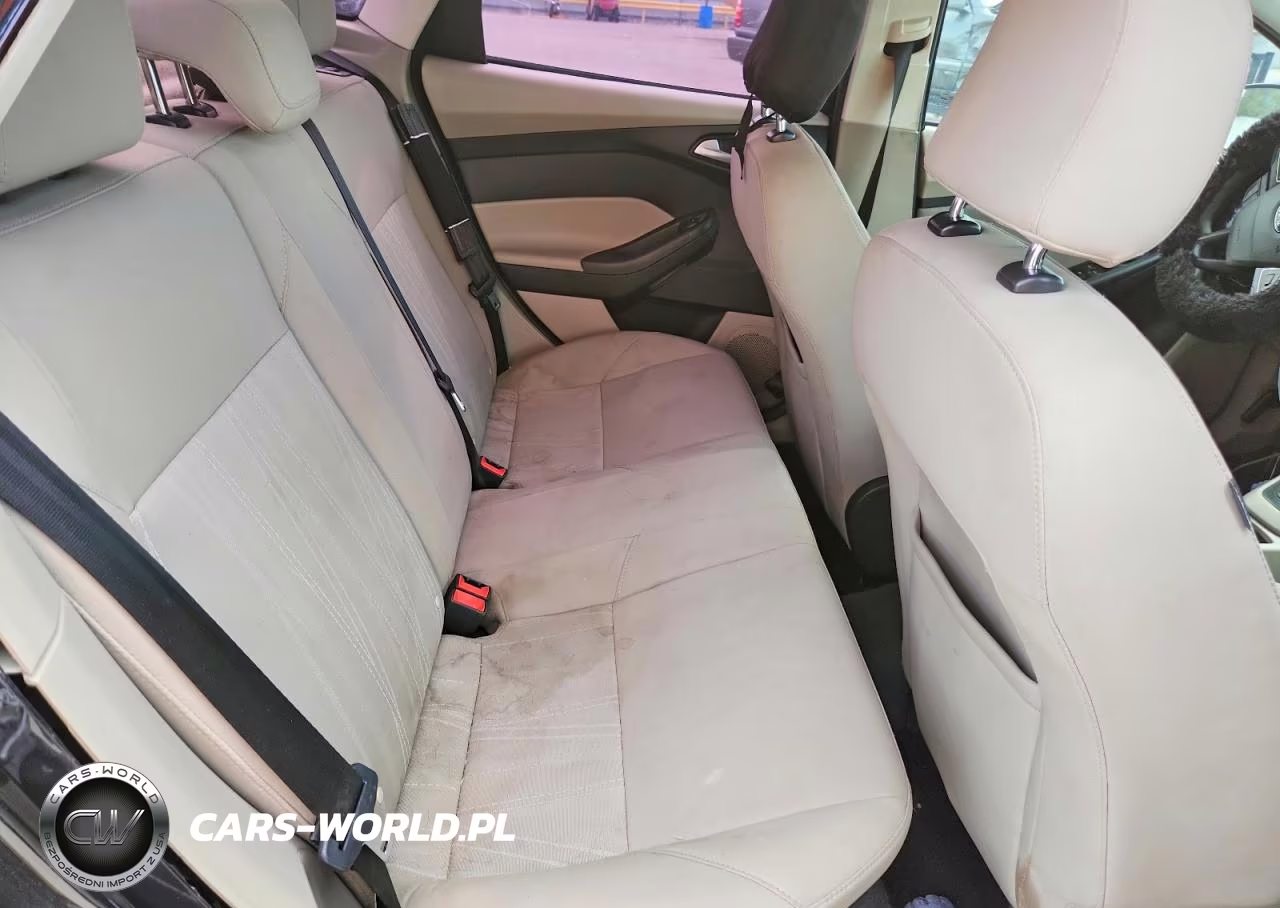 2015 Ford Focus Se VIN:1FADP3F20FL361958 - 10