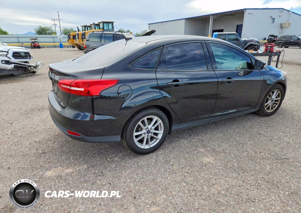 2015 Ford Focus Se VIN:1FADP3F20FL361958 - 3