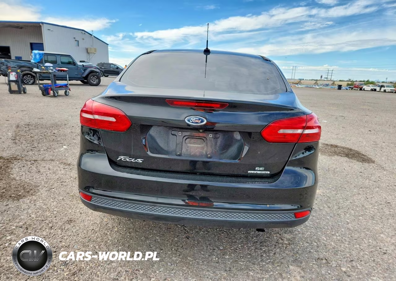 2015 Ford Focus Se VIN:1FADP3F20FL361958 - 6