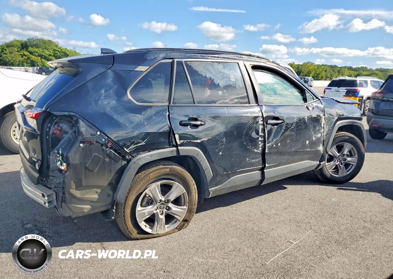 2025 Toyota Rav4 Xle VIN:2T3P1RFV5SW554409 - 3