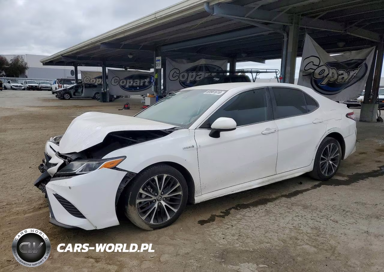 2019 Toyota Camry Hybrid Se