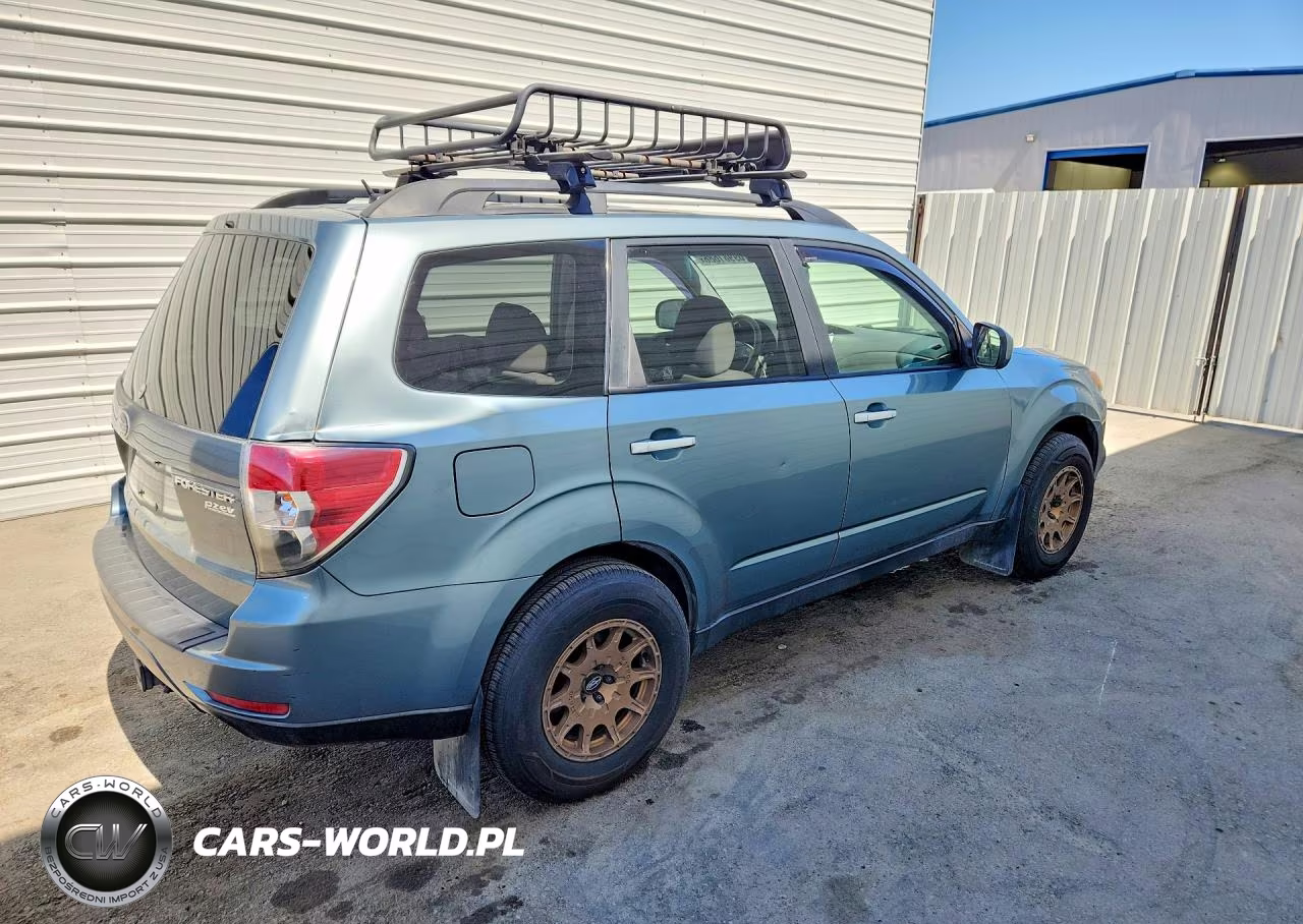 2013 Subaru Forester 2.5X Premium VIN:JF2SHADC9DG403758 - 3