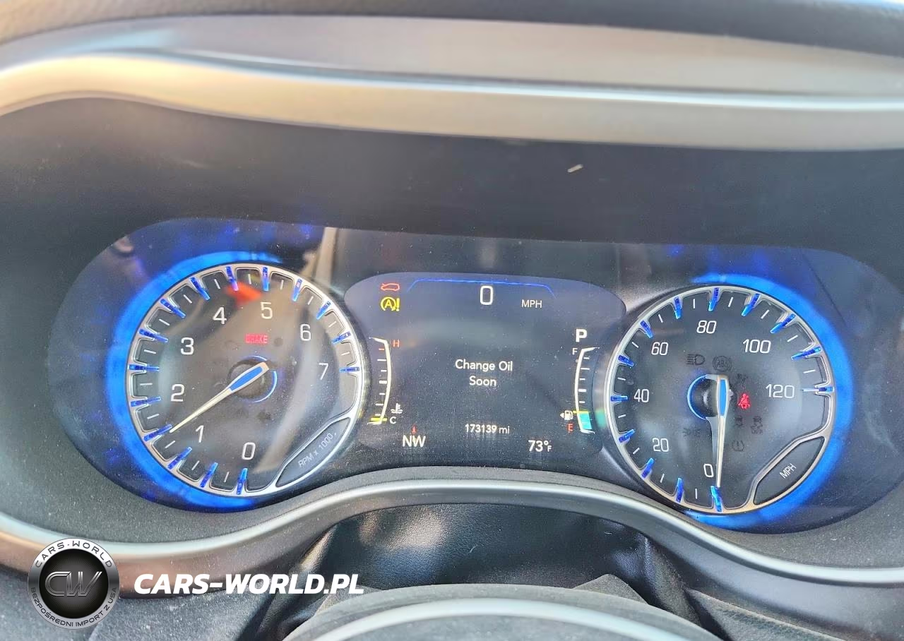 2020 Chrysler Pacifica Touring L VIN:2C4RC1BG0LR129073 - 9