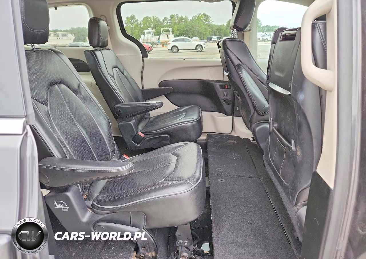 2018 Chrysler Pacifica Limited VIN:2C4RC1GG5JR352201 - 11