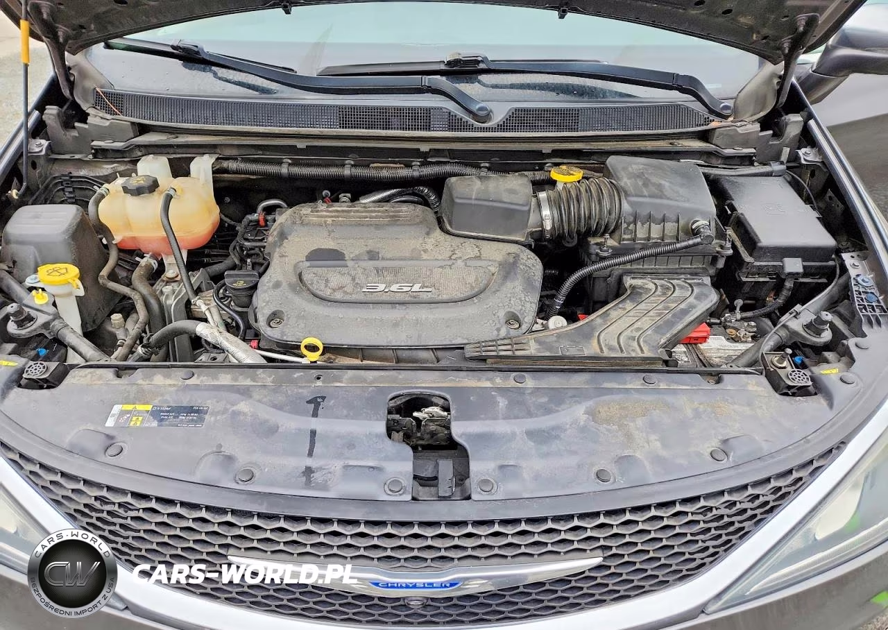 2018 Chrysler Pacifica Limited VIN:2C4RC1GG5JR352201 - 12