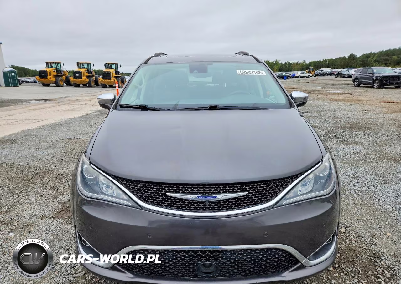 2018 Chrysler Pacifica Limited VIN:2C4RC1GG5JR352201 - 5
