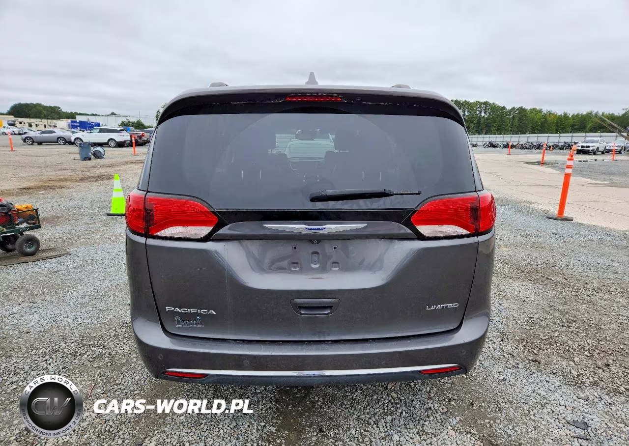 2018 Chrysler Pacifica Limited VIN:2C4RC1GG5JR352201 - 6