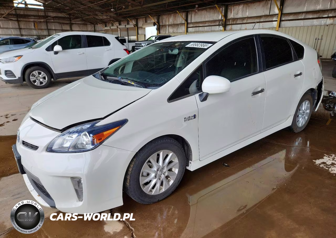 2015 Toyota Prius Plug-In Hybrid Advanced – zdjęcie 1 z 12