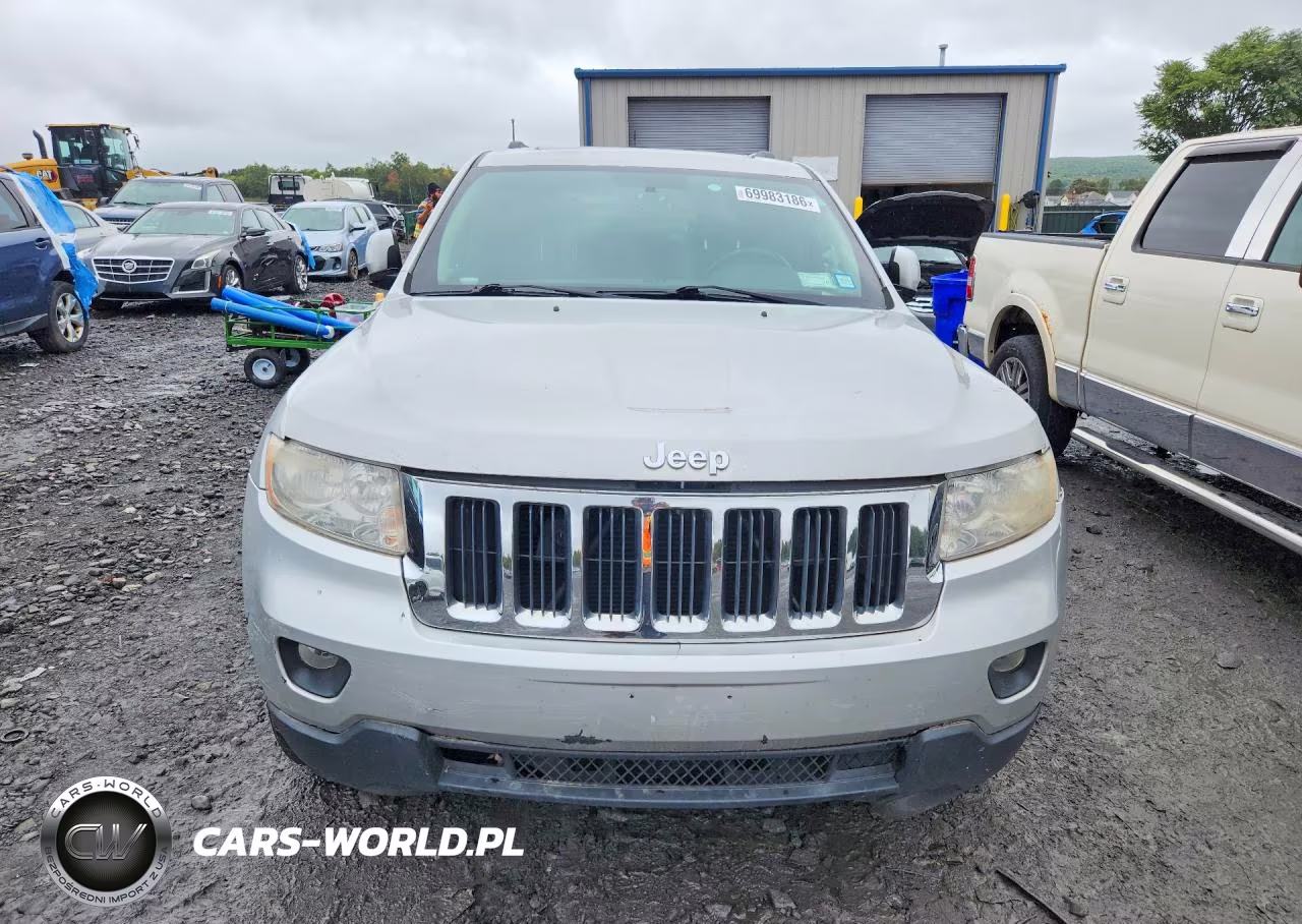 2013 Jeep Grand Cherokee Laredo VIN:1C4RJFAG5DC640342 - 5